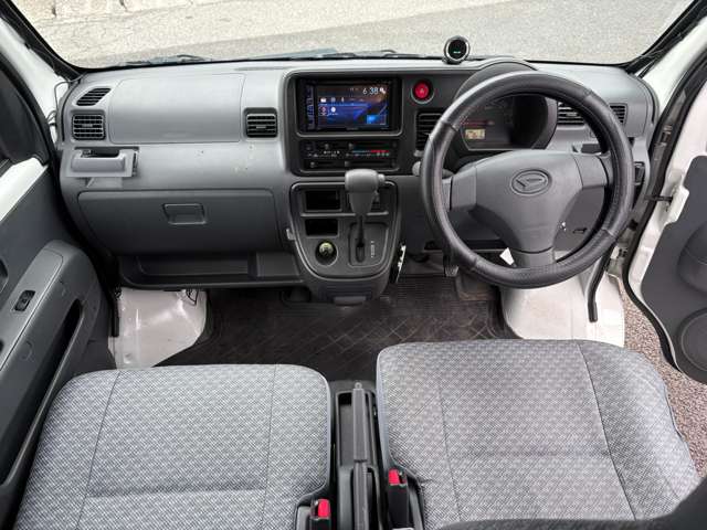 Daihatsu Hijet Cargo 5