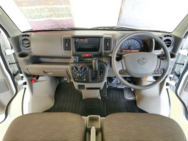 Nissan NV100 Clipper 11