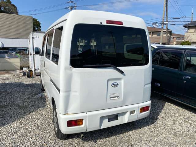 Daihatsu Hijet Cargo 4