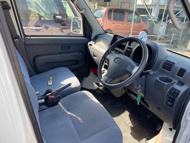 Daihatsu Hijet Cargo 5