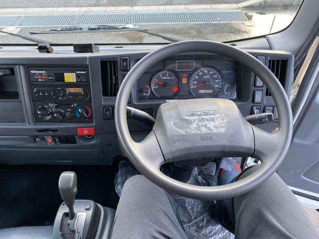 Isuzu Elf 11