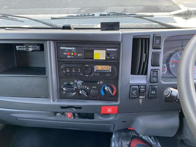 Isuzu Elf 12