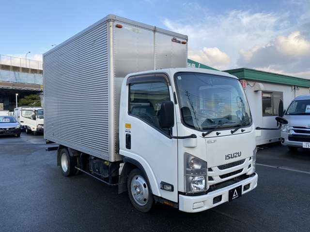 Isuzu Elf 3