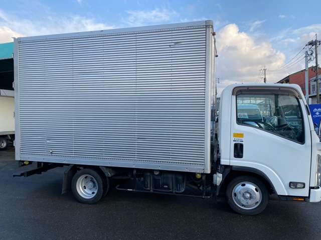 Isuzu Elf 4