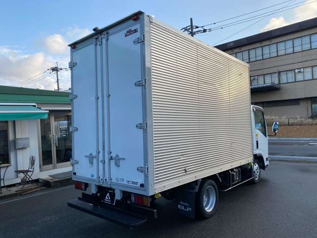 Isuzu Elf 5