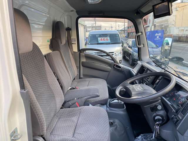 Isuzu Elf 9