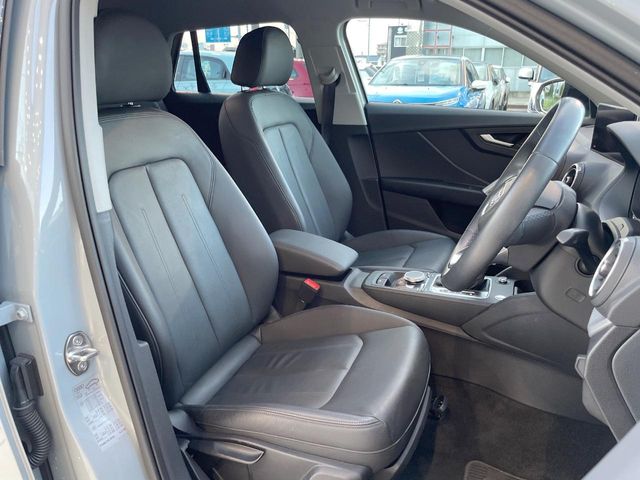 Audi Q2 8