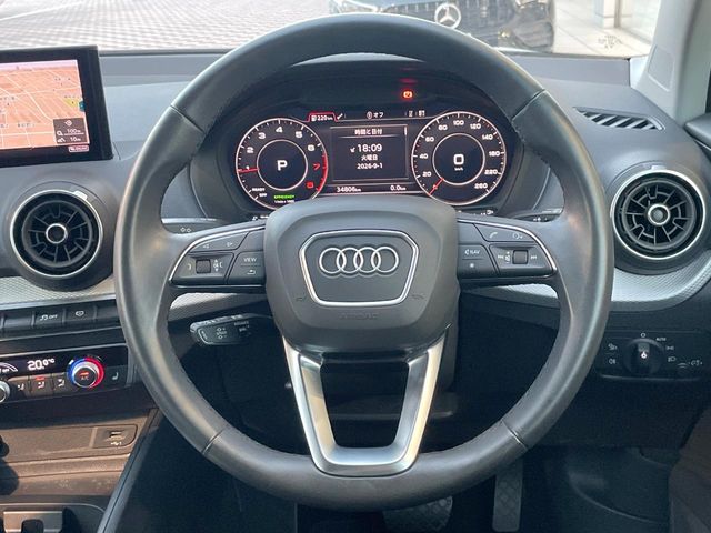 Audi Q2 10