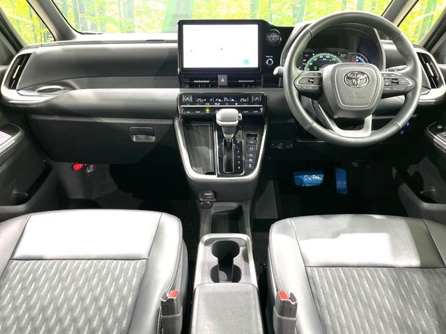 Toyota Noah 2