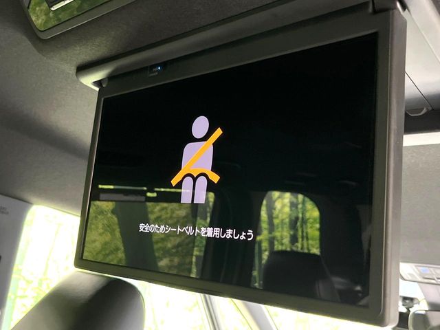 Toyota Noah 4