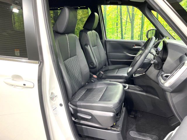 Toyota Noah 9