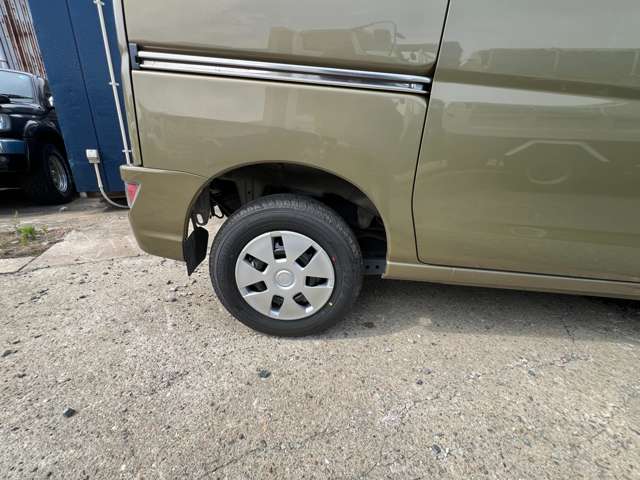 Daihatsu Hijet Deck Van 10