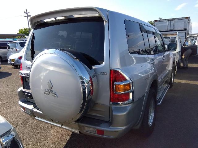Mitsubishi Pajero 5