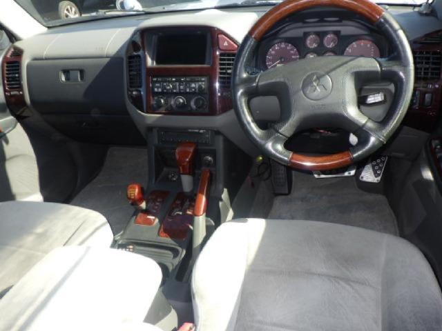 Mitsubishi Pajero 6