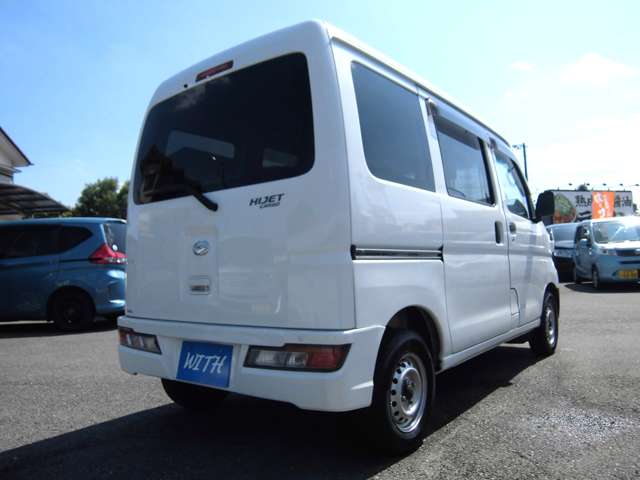 Daihatsu Hijet Cargo 10