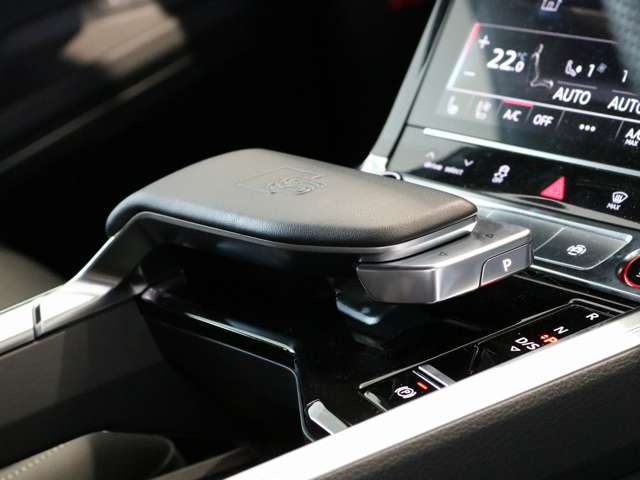 Audi SQ8 Sportback e-tron 12