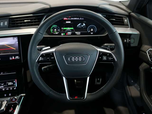 Audi SQ8 Sportback e-tron 8