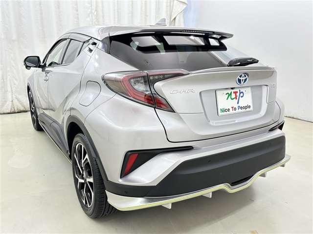 Toyota C-HR 6