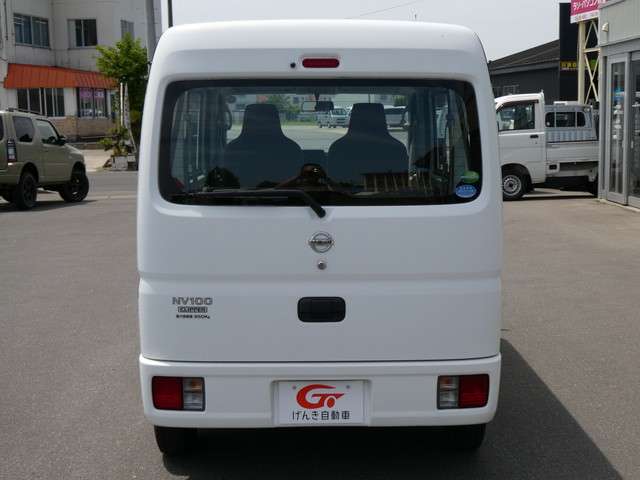 Nissan NV100 Clipper 4
