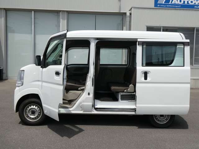 Nissan NV100 Clipper 6