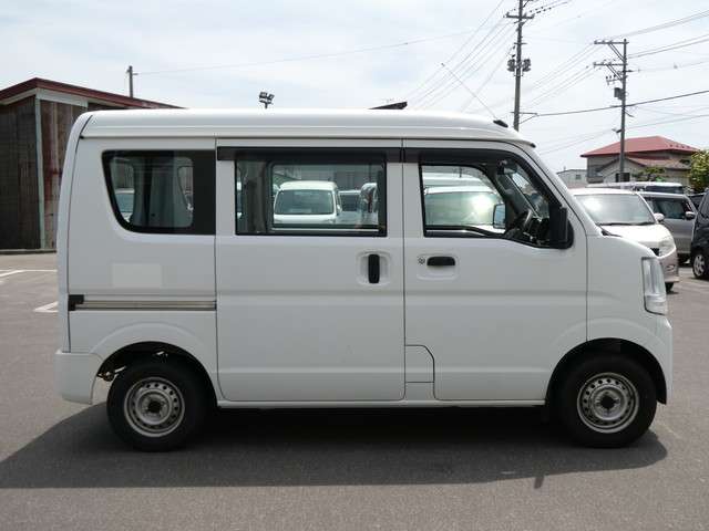 Nissan NV100 Clipper 7