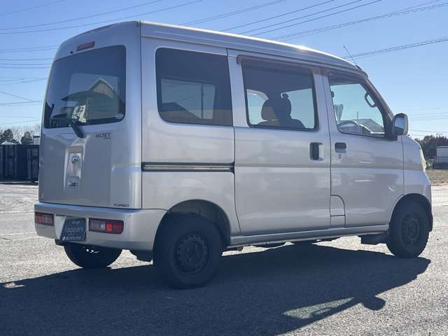 Daihatsu Hijet Cargo 7