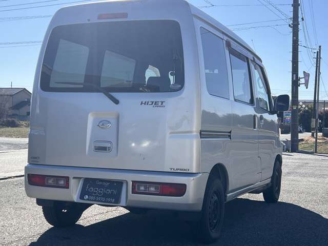 Daihatsu Hijet Cargo 8