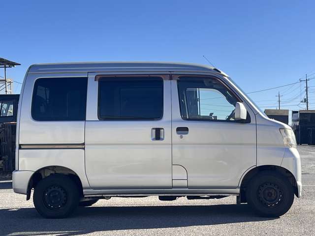 Daihatsu Hijet Cargo 10