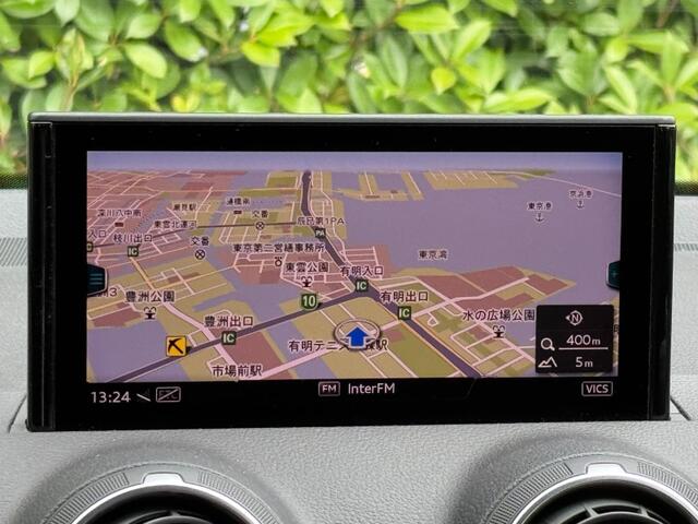 Audi Q2 11