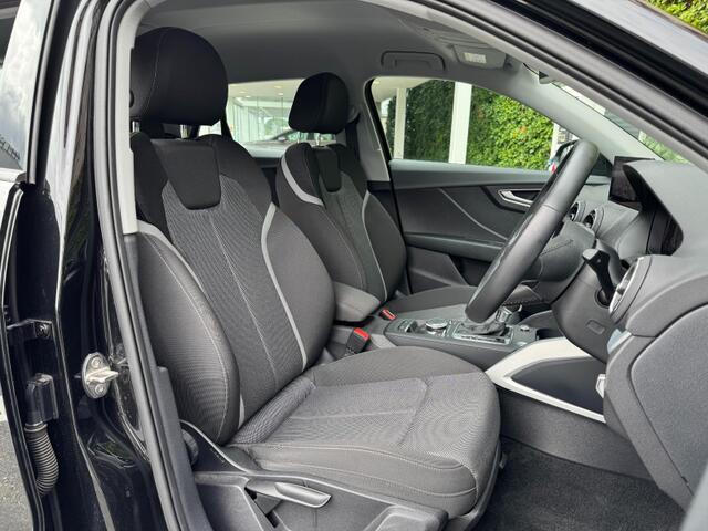 Audi Q2 8