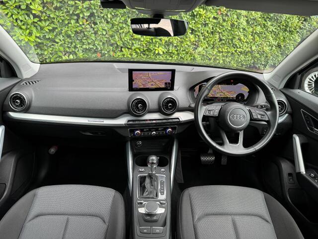 Audi Q2 10