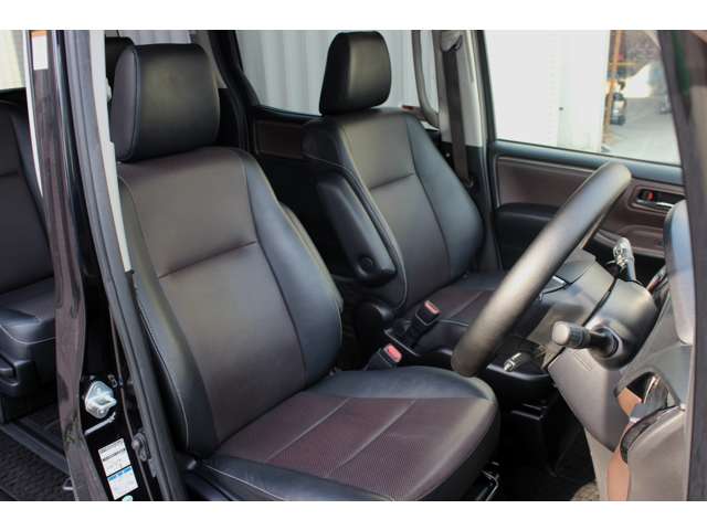 Toyota Esquire 4