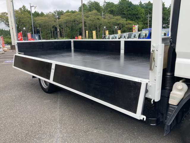 Mitsubishi Fuso Canter 12