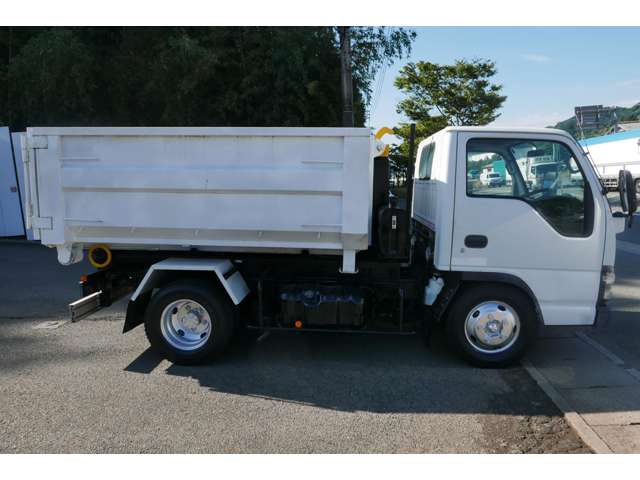 Isuzu Elf 4