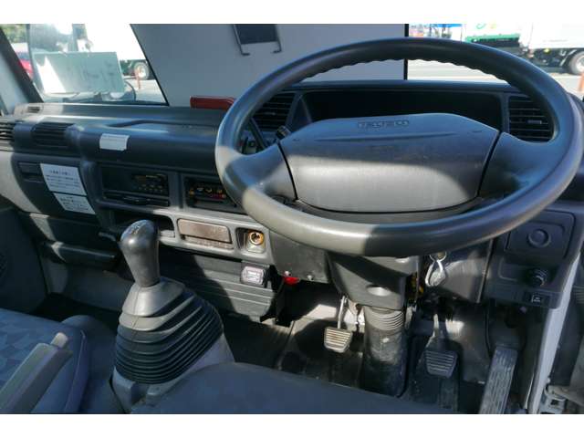 Isuzu Elf 10