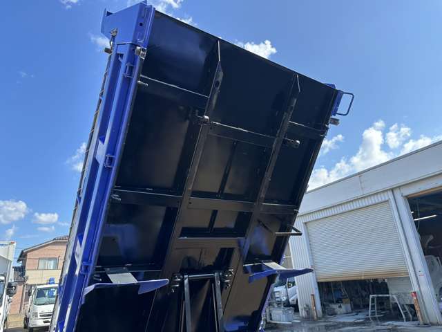 Mitsubishi Fuso Canter 11