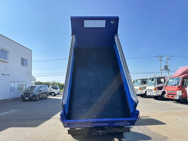 Mitsubishi Fuso Canter 9