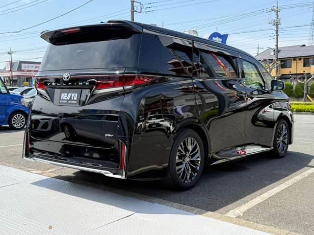 Toyota Vellfire 8