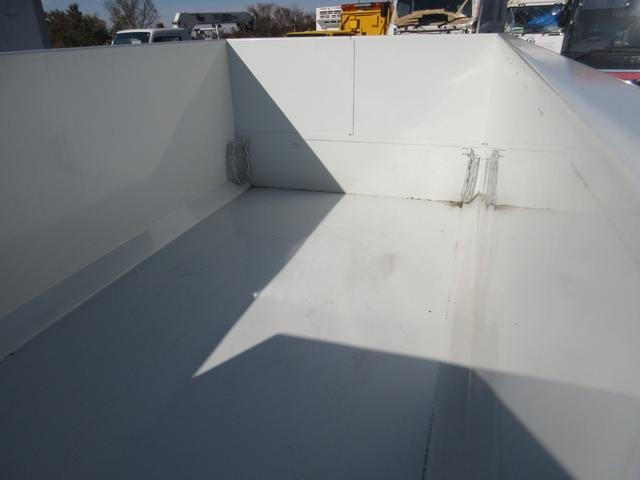 Mitsubishi Fuso Canter 9