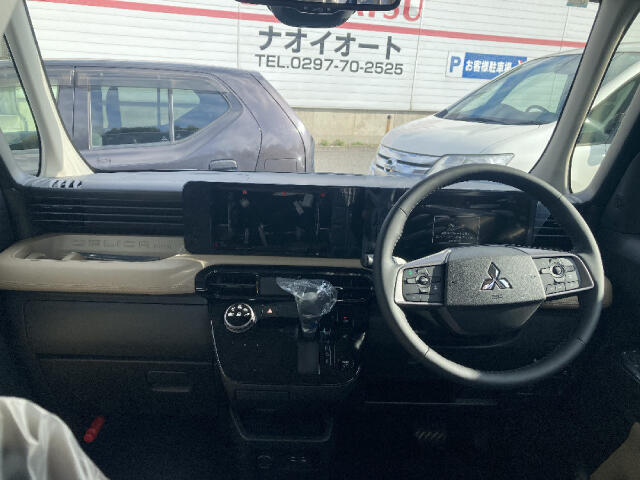 Mitsubishi Delica Mini 12