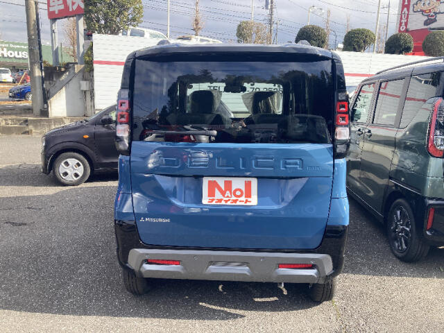 Mitsubishi Delica Mini 9
