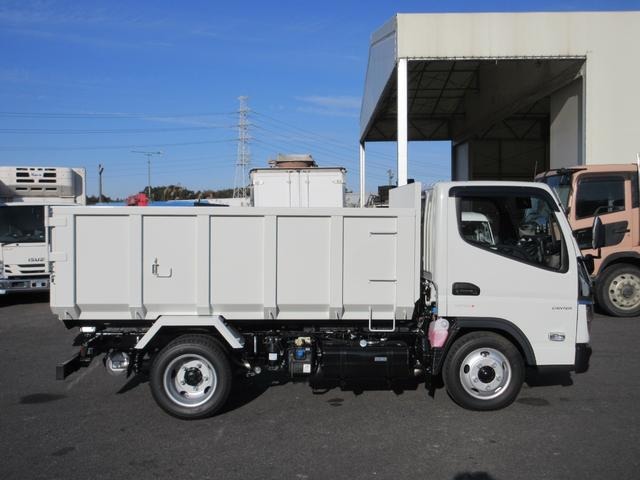 Mitsubishi Fuso Canter 4