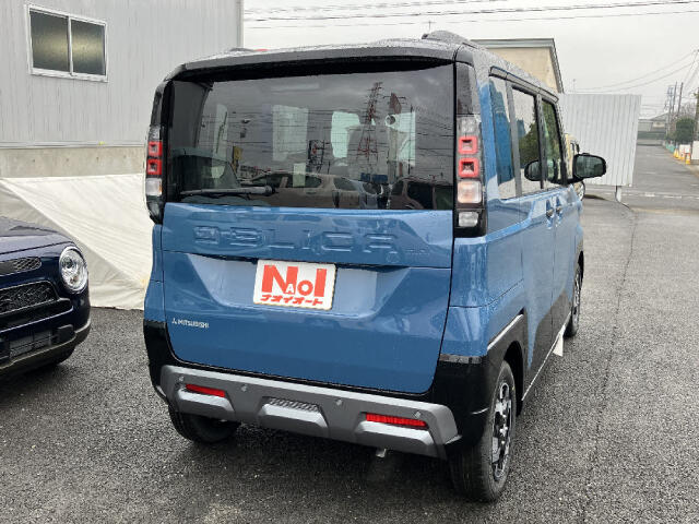 Mitsubishi Delica Mini 4