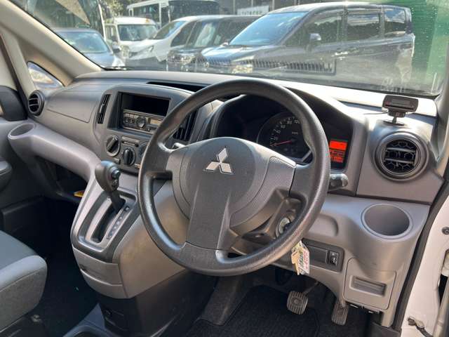 Mitsubishi Delica Van 12