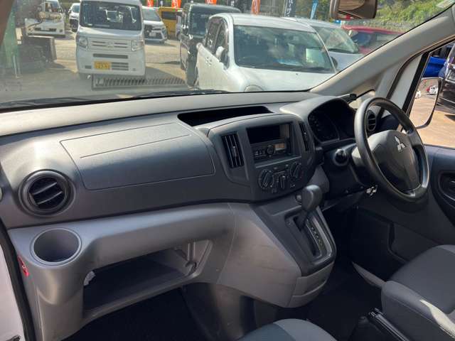 Mitsubishi Delica Van 13