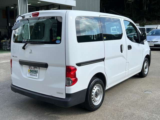 Mitsubishi Delica Van 8