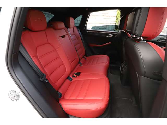 Porsche Macan 12