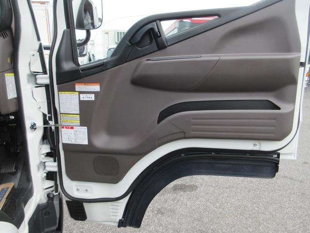 Mitsubishi Fuso Canter 2