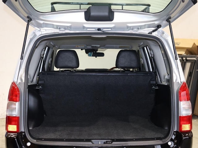 Toyota Succeed Van 3