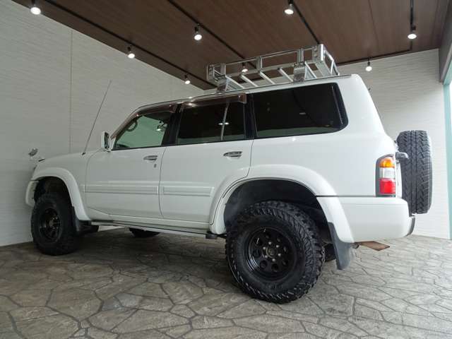Nissan Safari 9